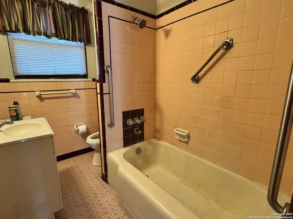 Photo of 3334 Cato