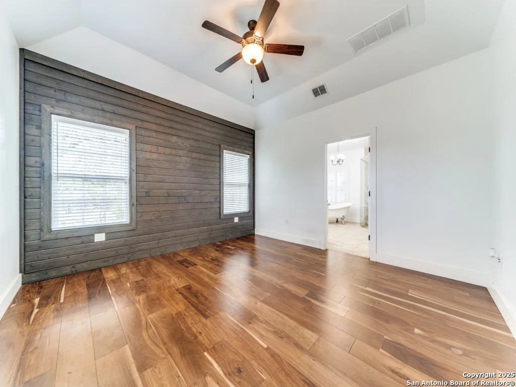 Photo of 2521 Bay Hill