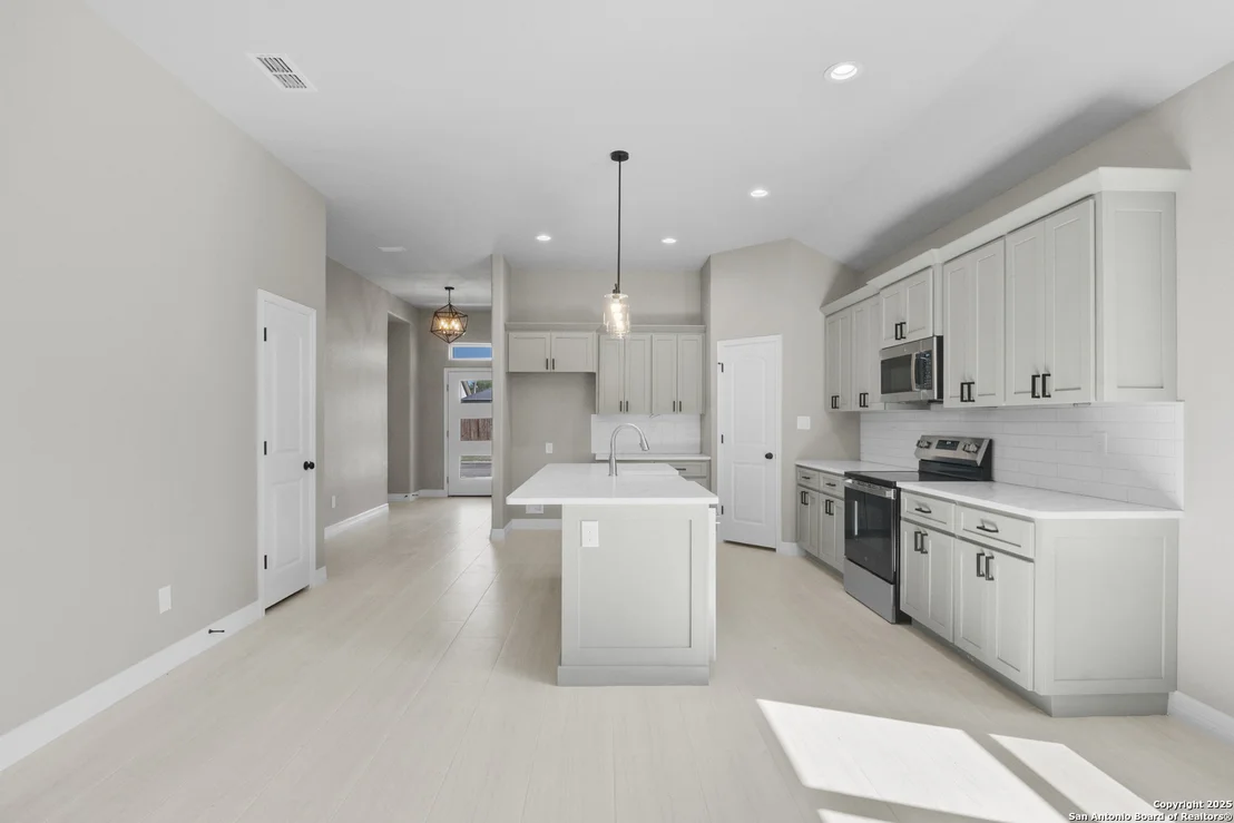 Photo of 109 Sutton PL