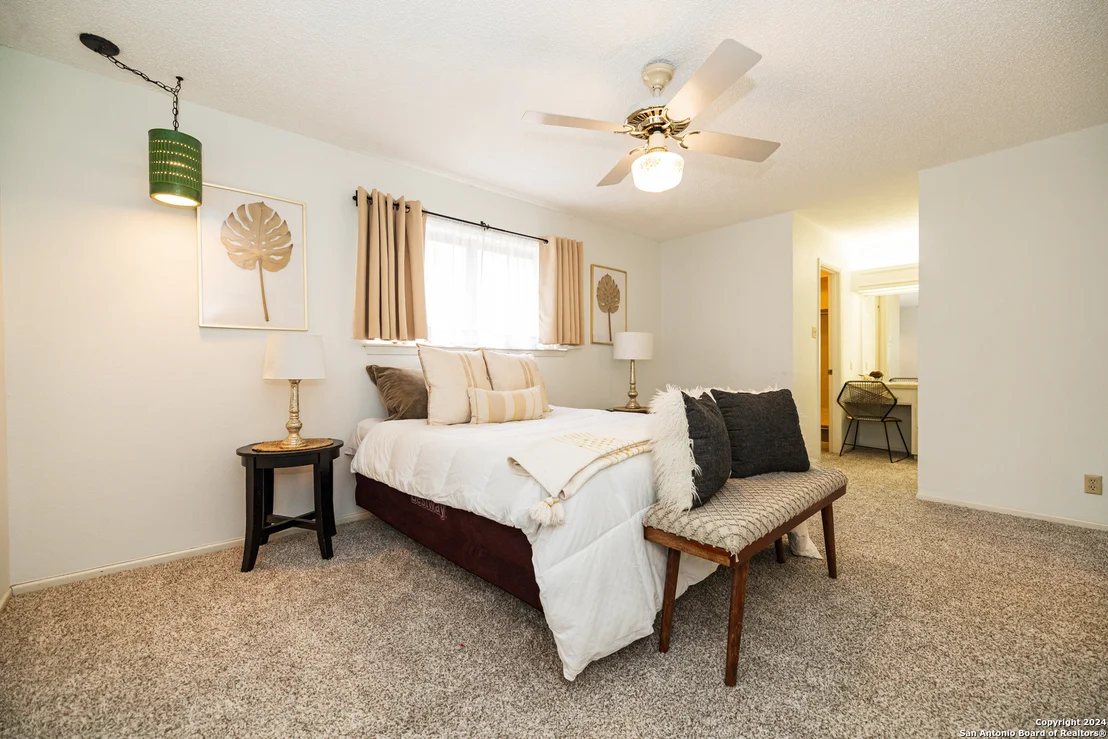 Photo of 6018 GRAND Point