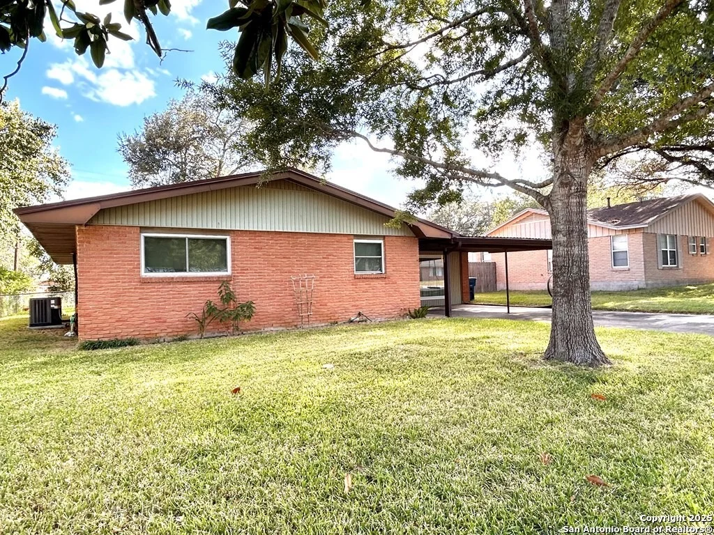 Photo of 1412 Oriole Lane