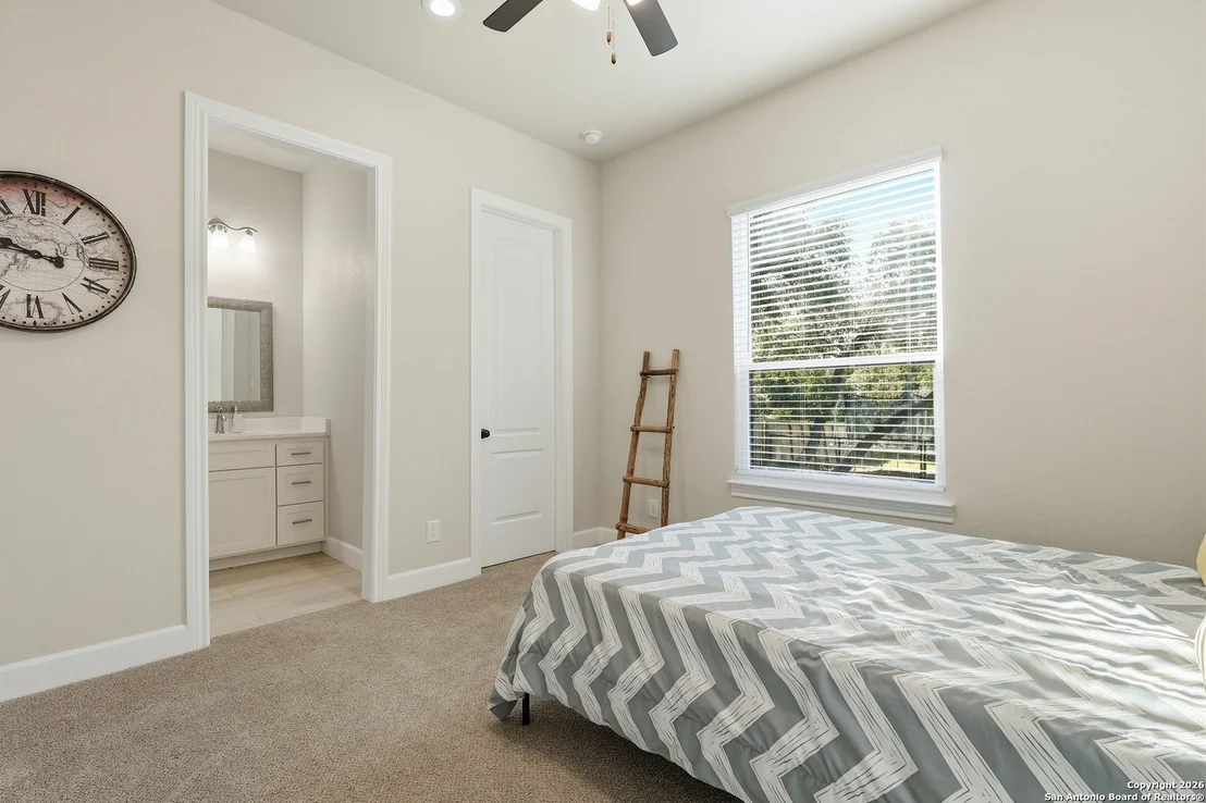 Photo of 910 Slumber