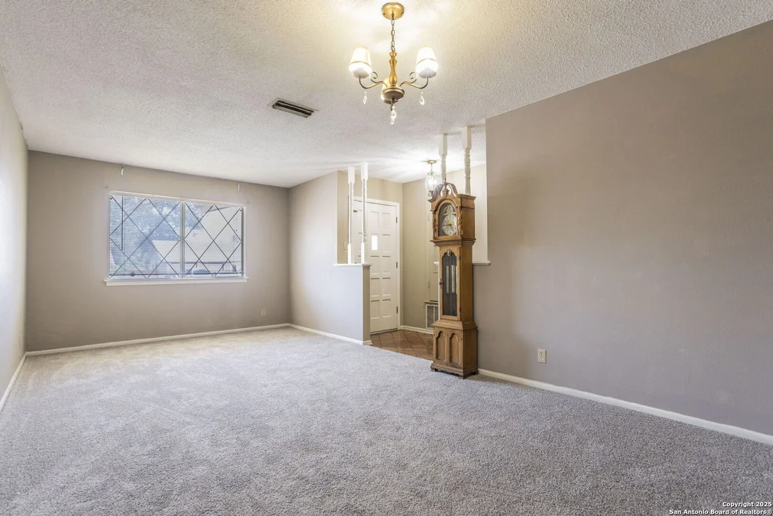 Photo of 6618 N Forest Bend