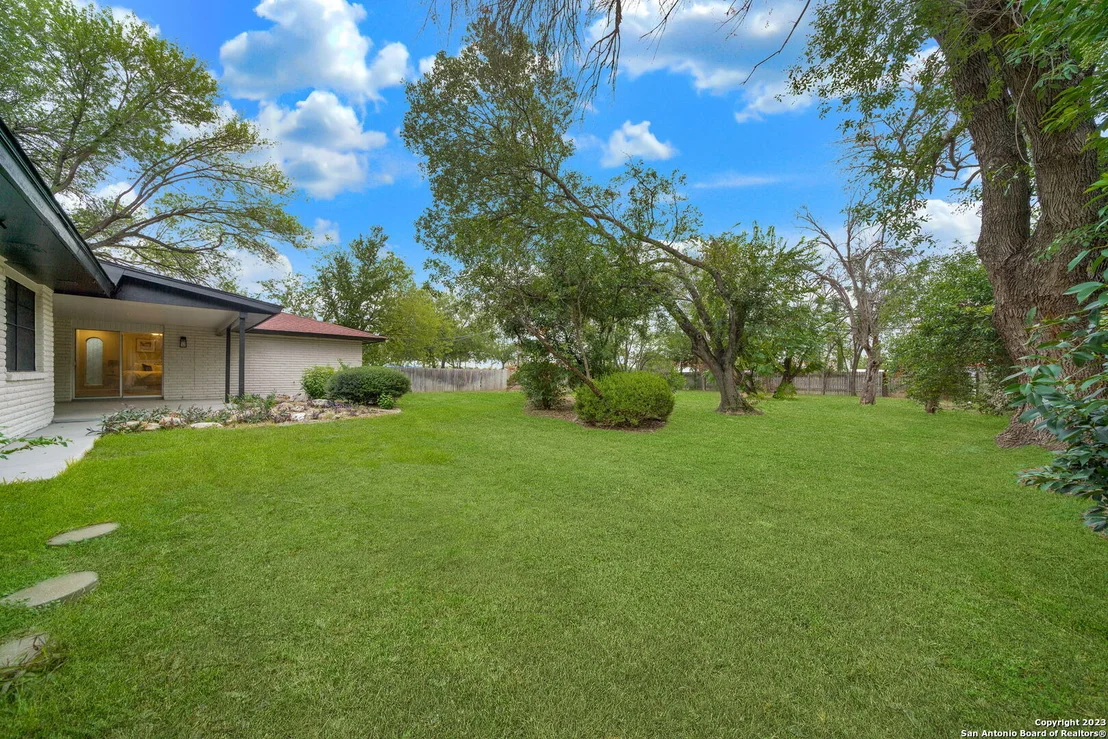 Photo of 518 SUNHAVEN DR