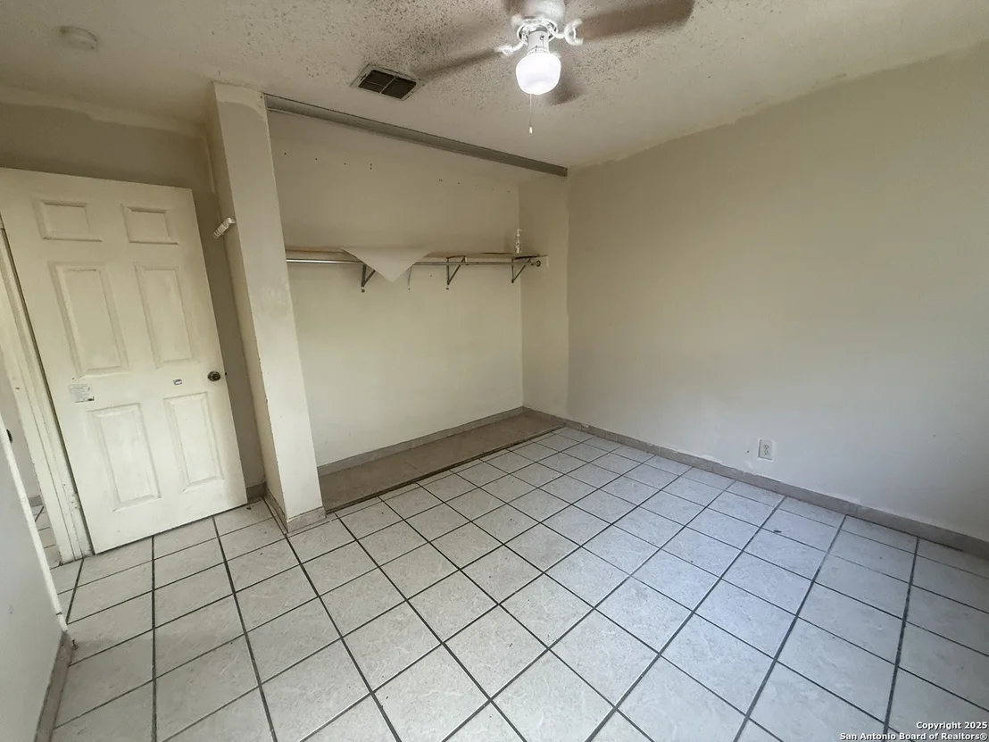 Photo of 10034 Amber Field