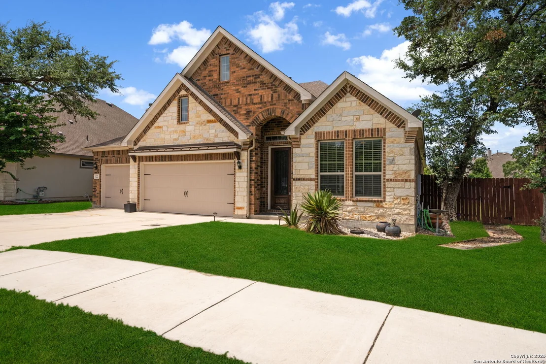 Photo of 122 Noble Woods