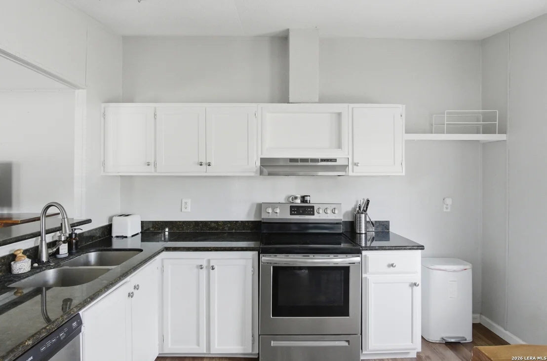 Photo of 1105 WALNUT ST