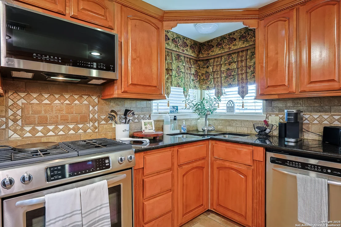 Photo of 2697 Oak Grove