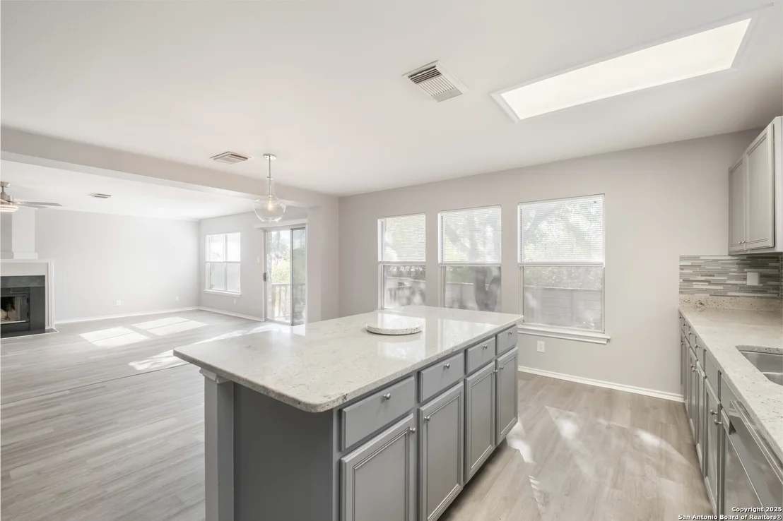 Photo of 7403 Legend Point Dr