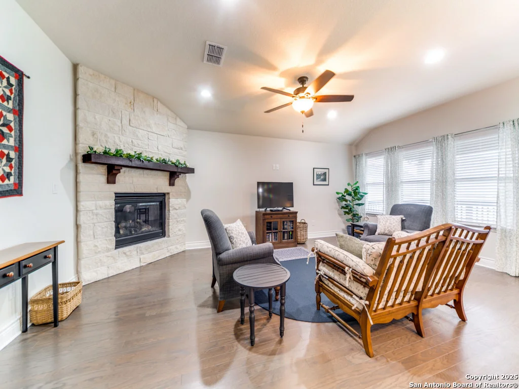 Photo of 110 Braeburn