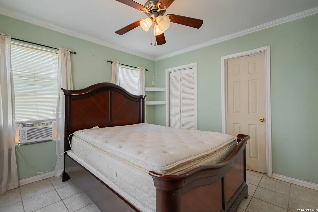 Photo of 819 N Comal