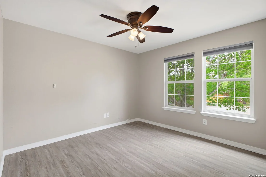 Photo of 21810 Goldcrest