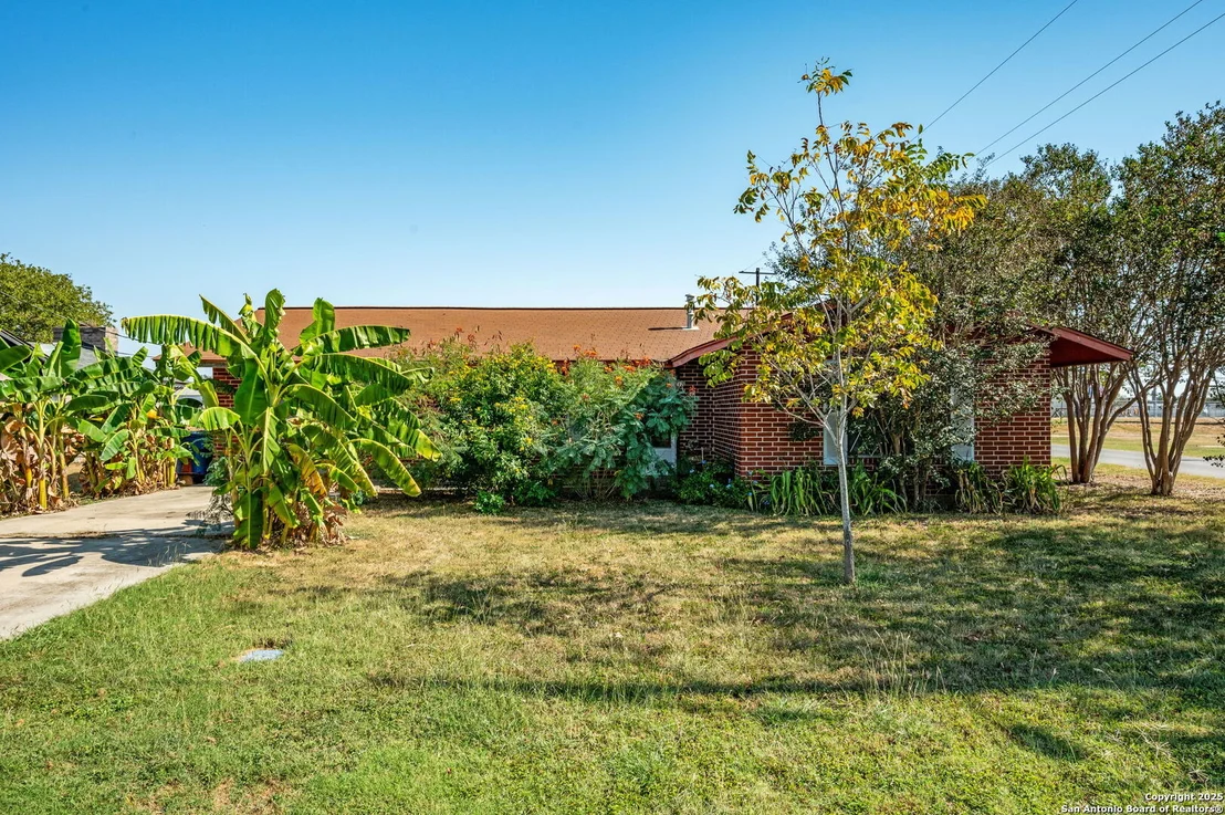 Photo of 300 N Wright