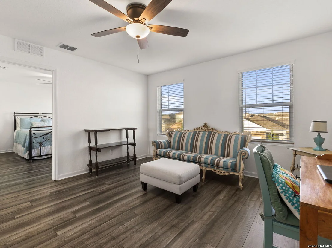 Photo of 4905 Hallies Garden