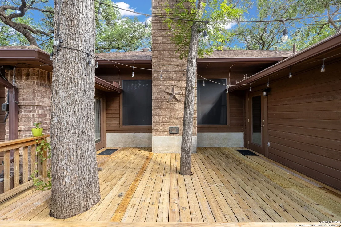 Photo of 9231 Saint Ives