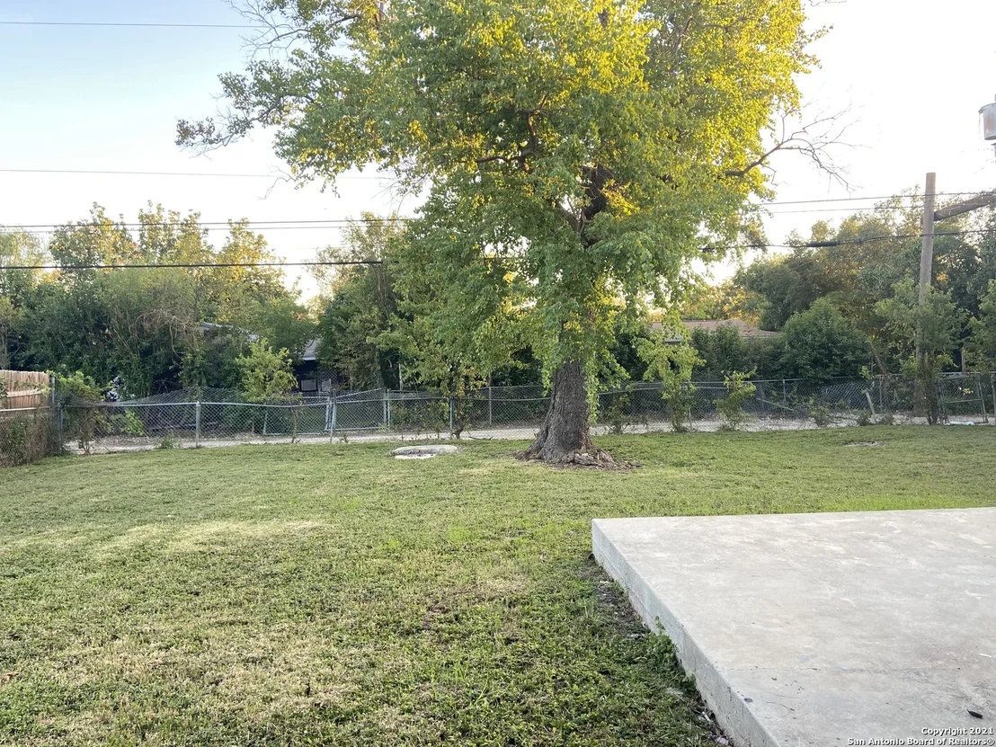 Photo of 1302 OBLATE DR