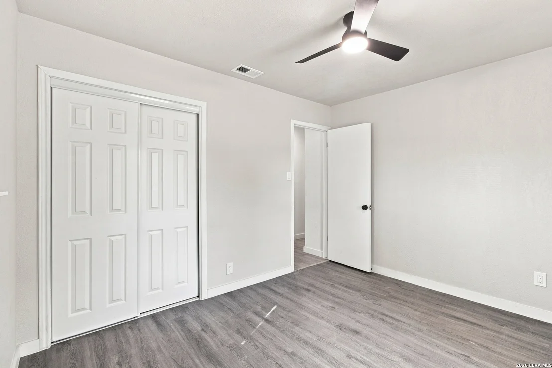 Photo of 6814 SUNLIGHT DR