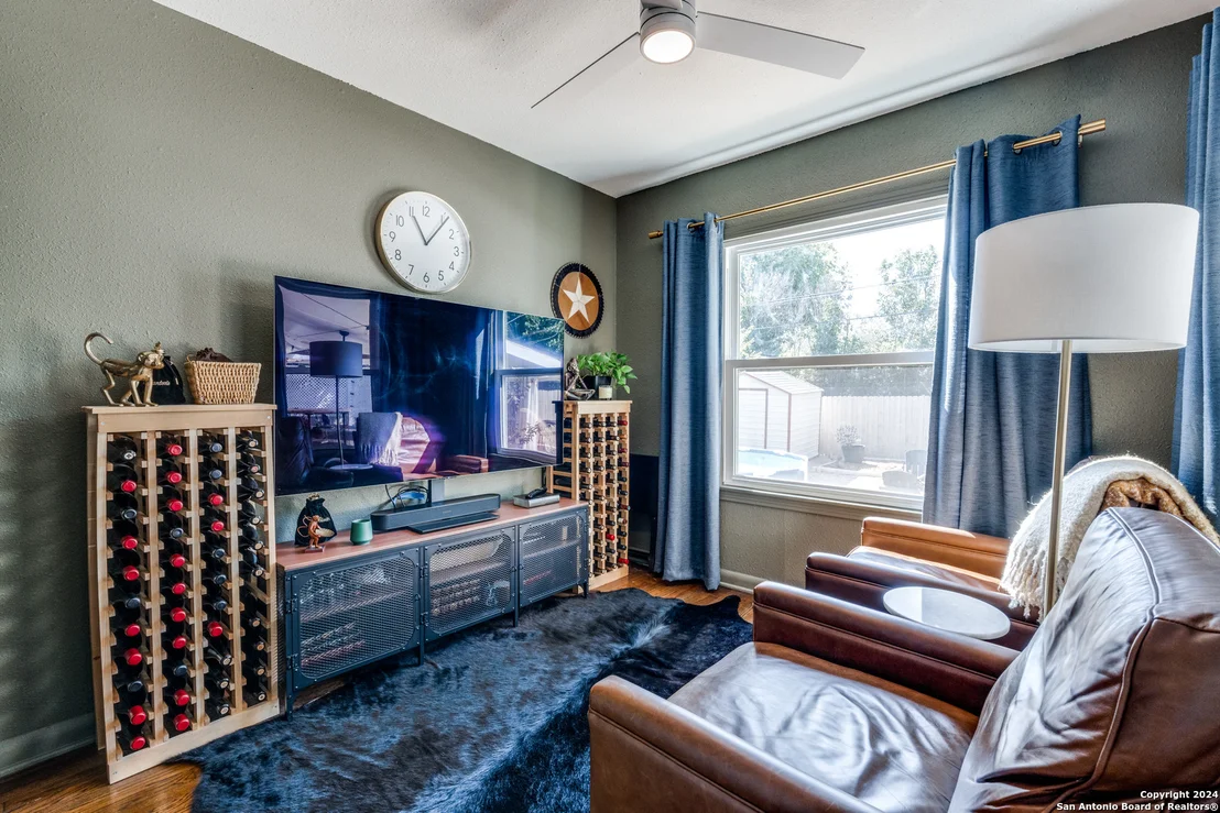 Photo of 426 BREES BLVD