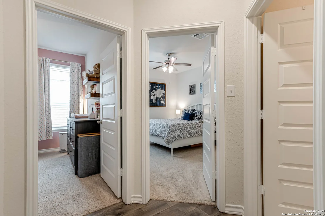 Photo of 525 Amber