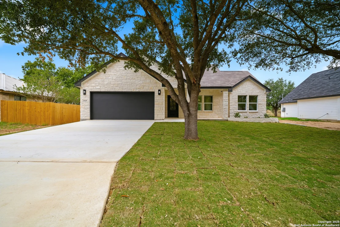 Photo of 15129 Norvell