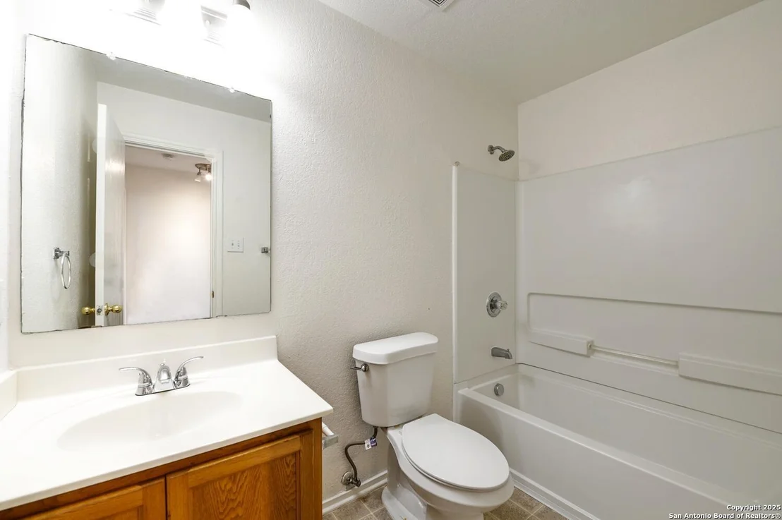Photo of 245 gatewood
