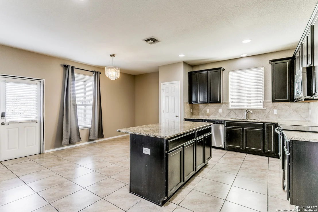 Photo of 24242 INVITATION OAK