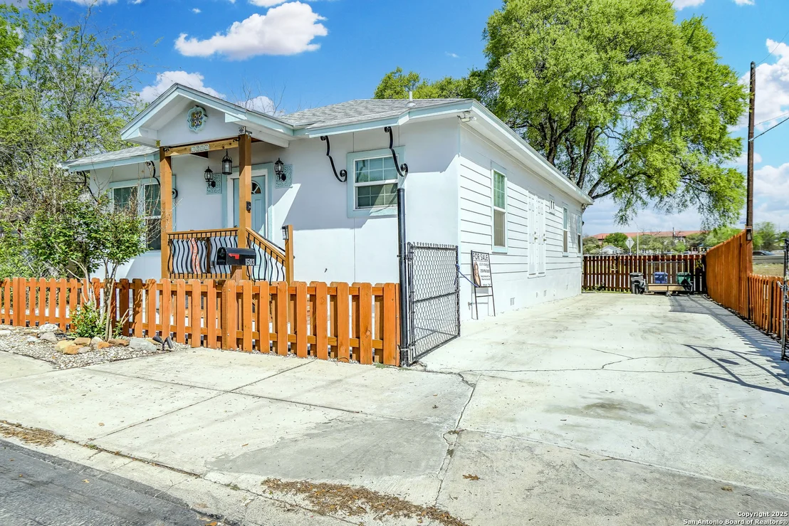 Photo of 1503 Edison Dr