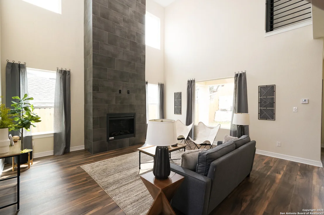Photo of 24422 Canyon Row