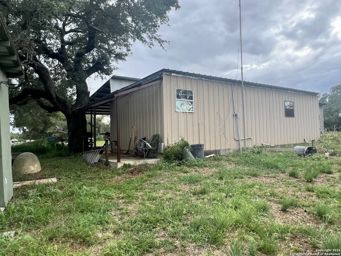 Photo of 290 River Oaks