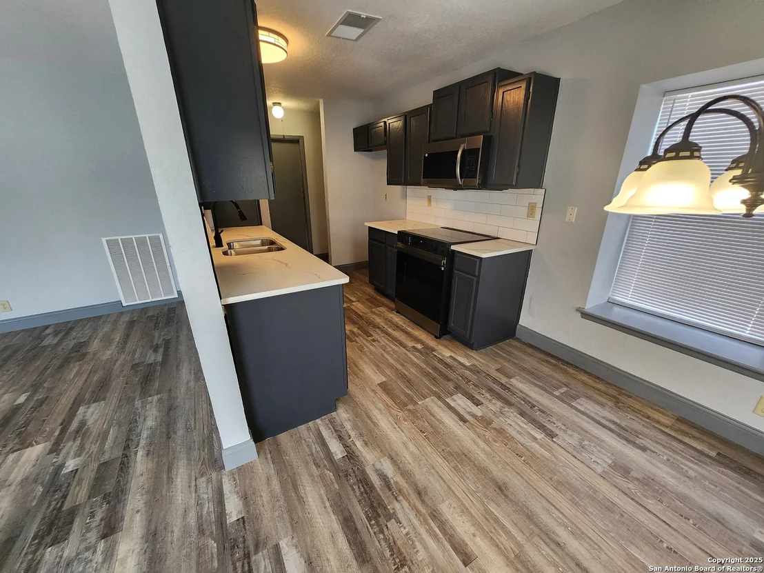 Photo of 918 ROLLING ROCK DR