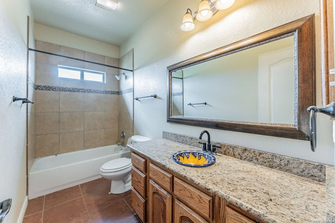 Photo of 810 MOCKINGBIRD LN