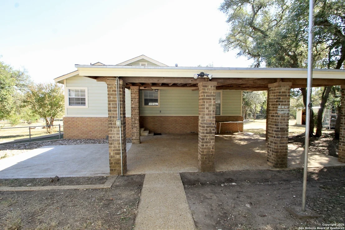 Photo of 1102 Mendelin