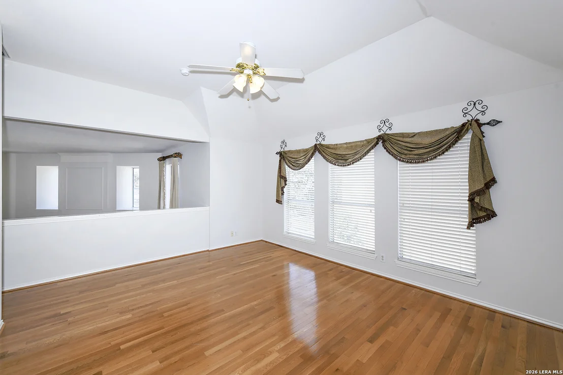 Photo of 1712 Oak Path