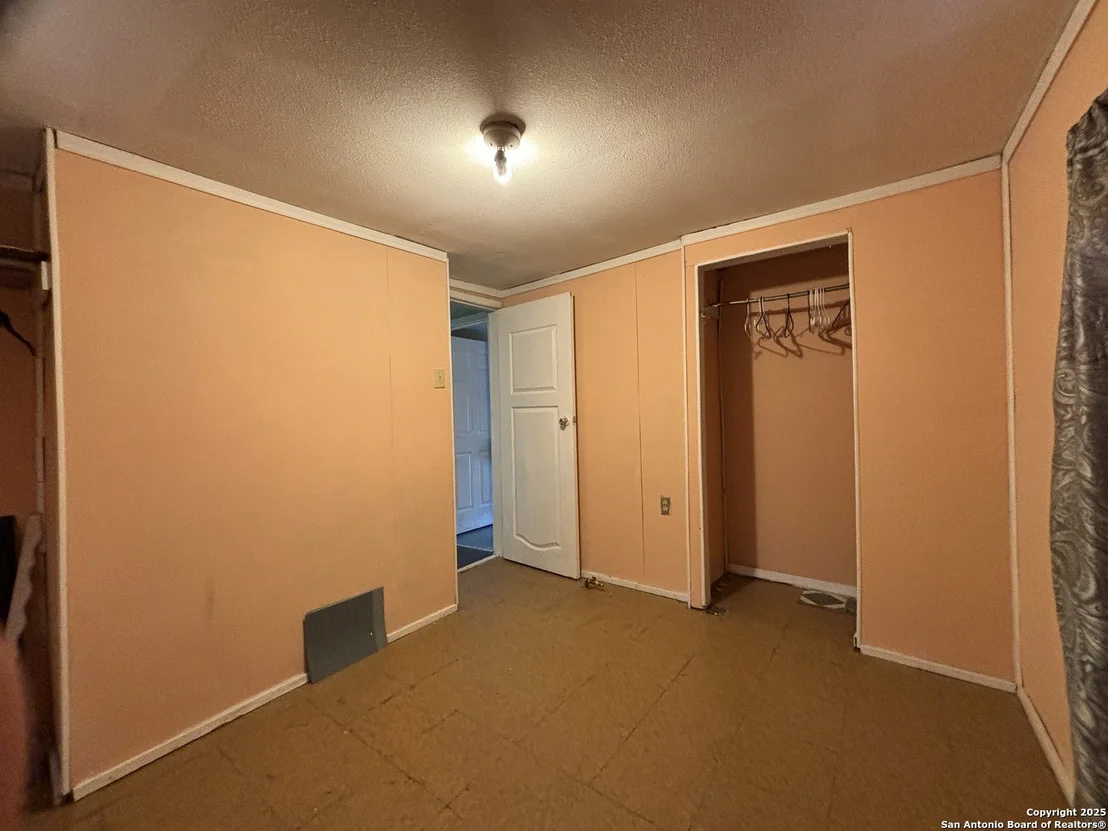 Photo of 371 Gillette