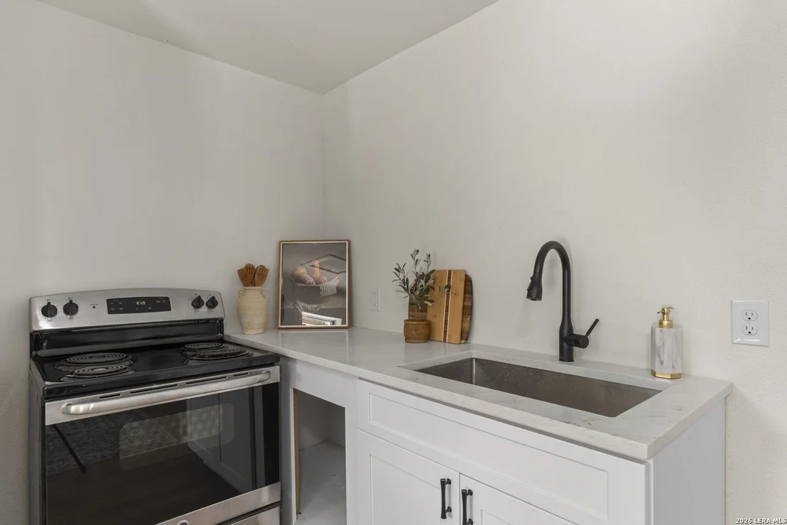 Photo of 219 THORAIN BLVD