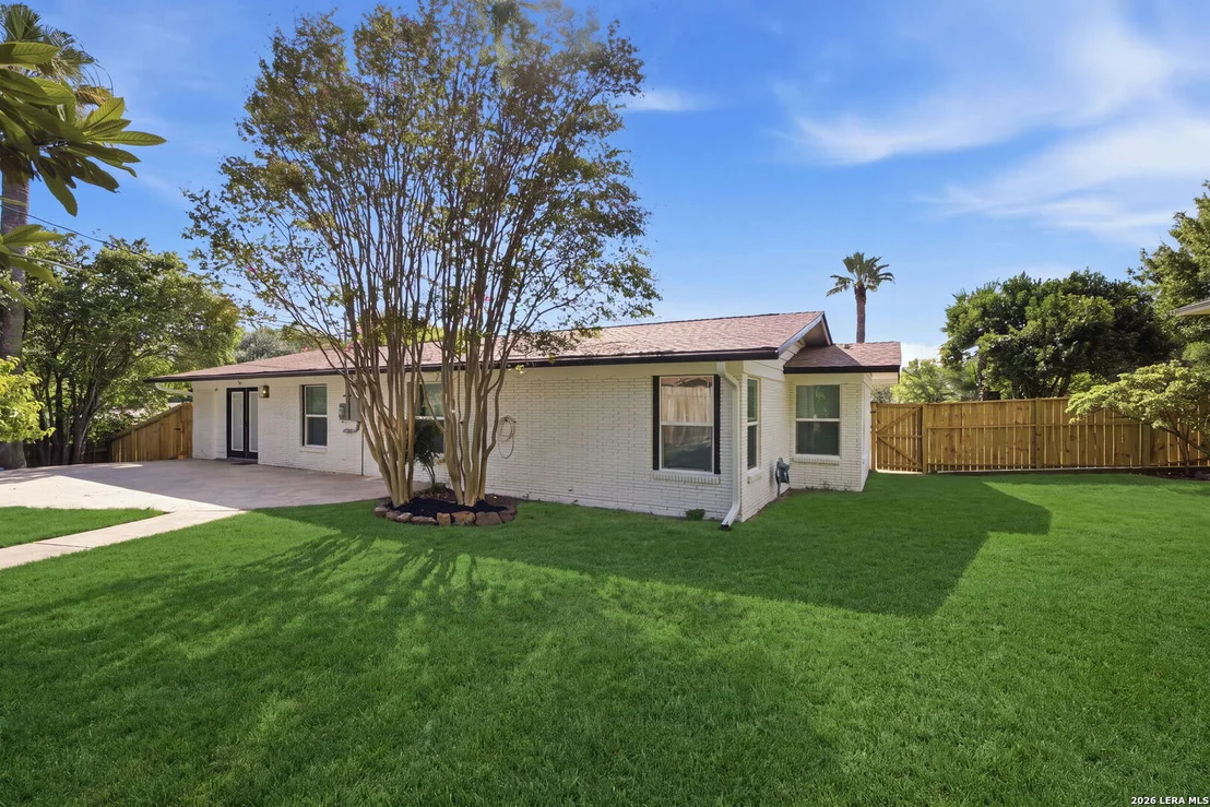 Photo of 6818 MOSS OAK DR