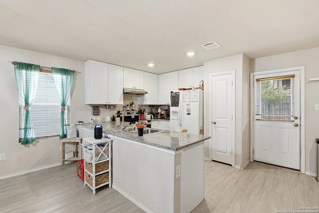 Photo of 5643 Vista Pont