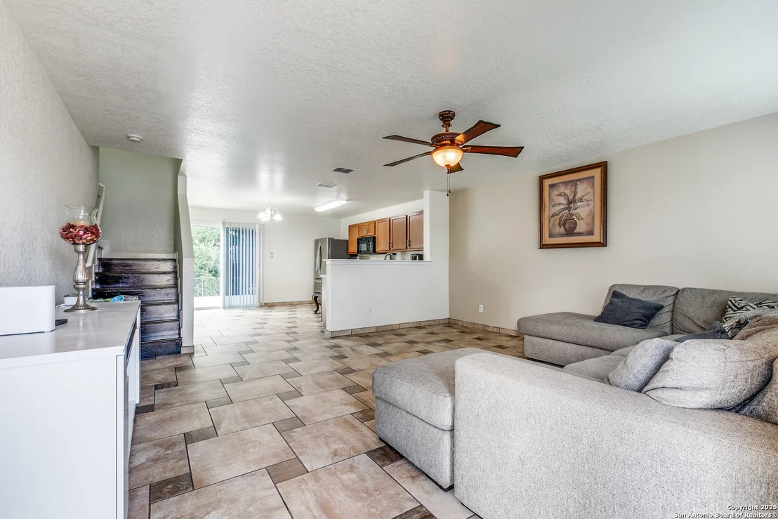 Photo of 902 Absolon Farm
