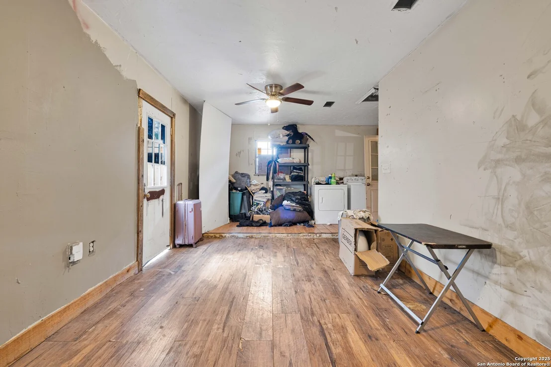 Photo of 6718 Pear Tree