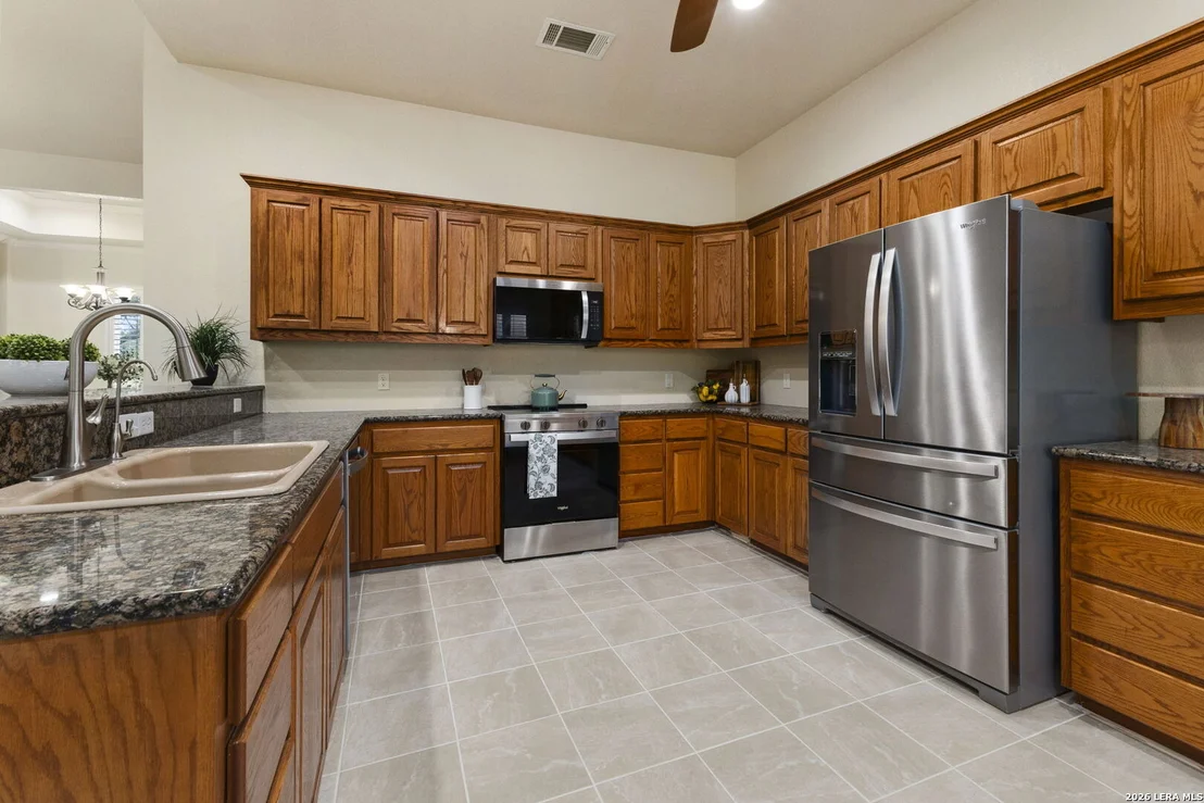 Photo of 128 Comal Oak