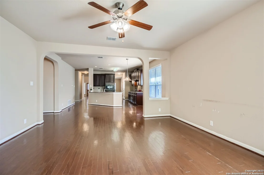 Photo of 1302 Magellan