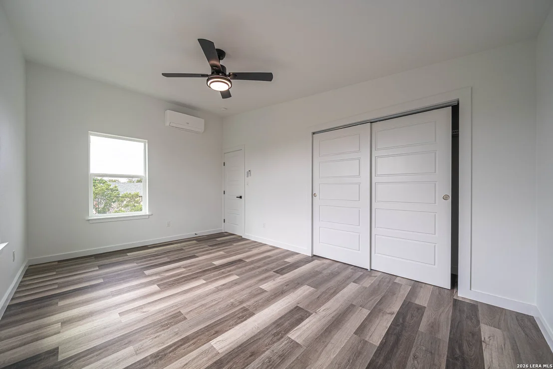 Photo of 2617 Summit