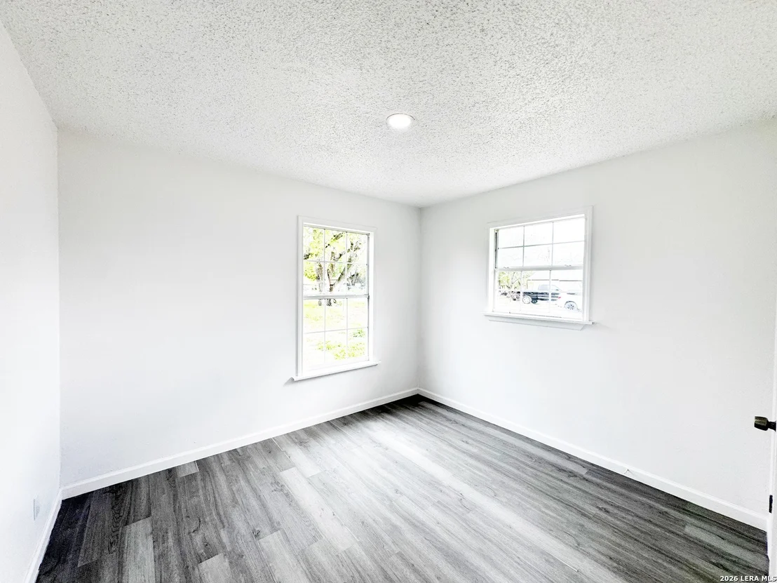 Photo of 501 CORLEY DR