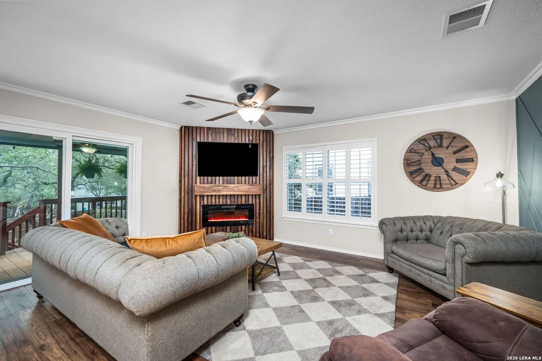 Photo of 231 Samantha Dr