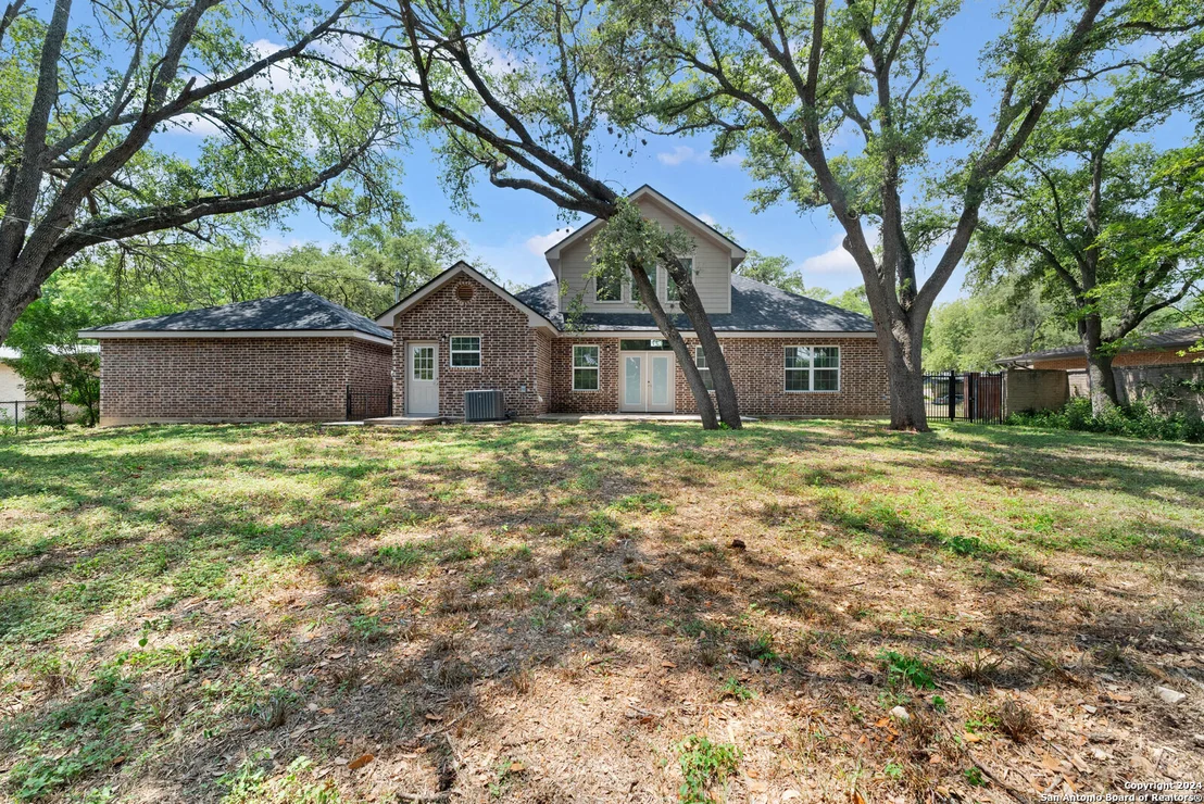 Photo of 210 GLENTOWER DR
