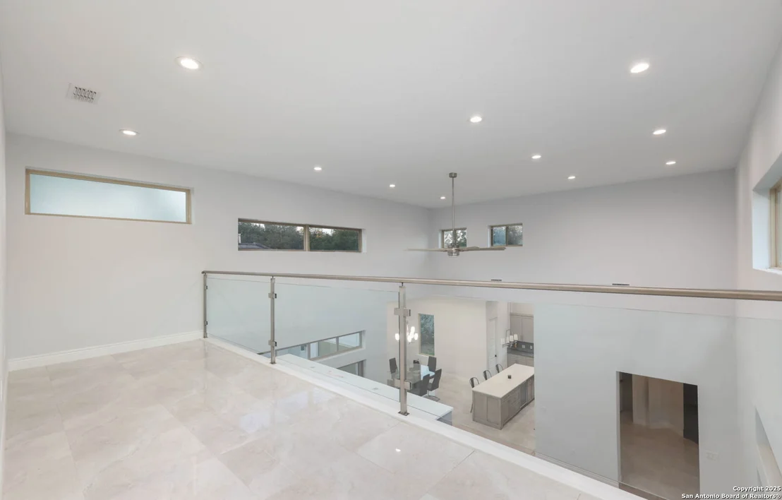 Photo of 28 BURNHAM GLN