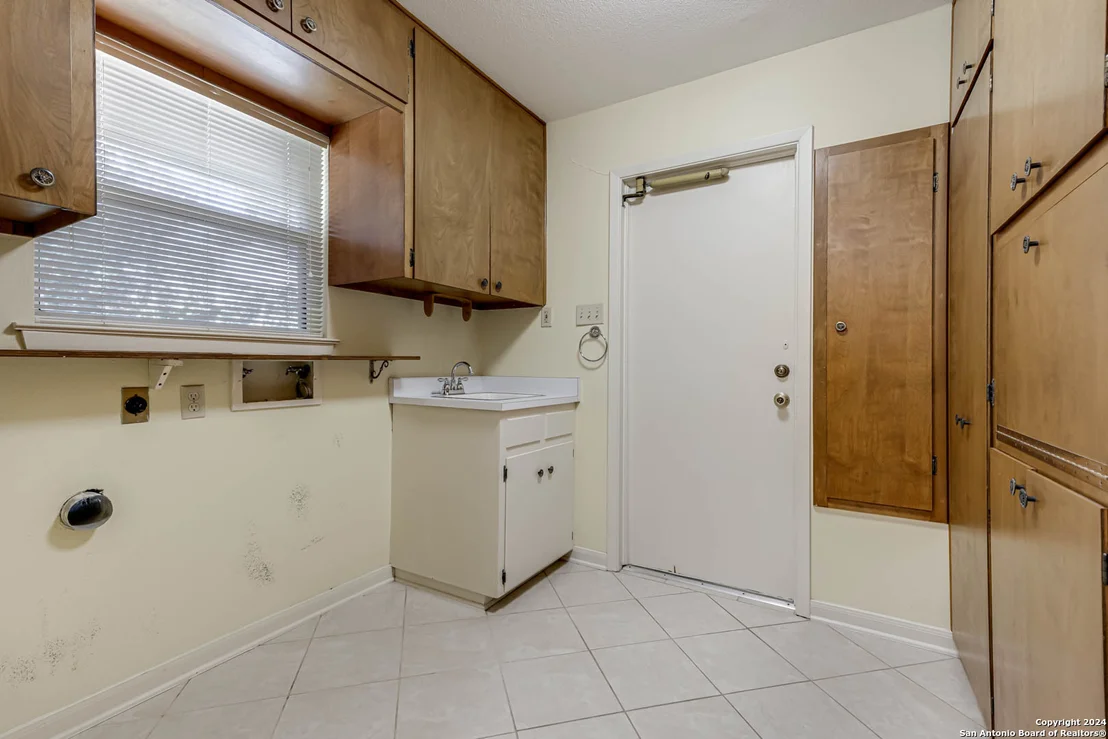 Photo of 111 IRONGATE RD