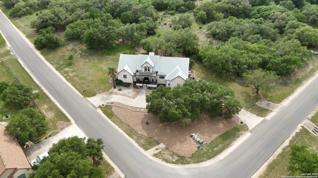 Photo of 725 Winding View