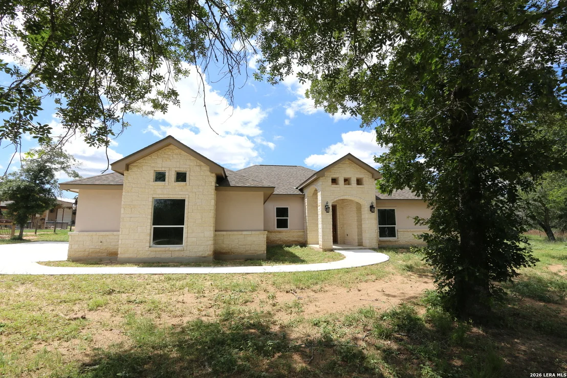 Photo of 193 Oak Fields Dr