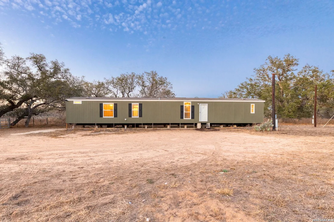 Photo of 2383 Tomblin